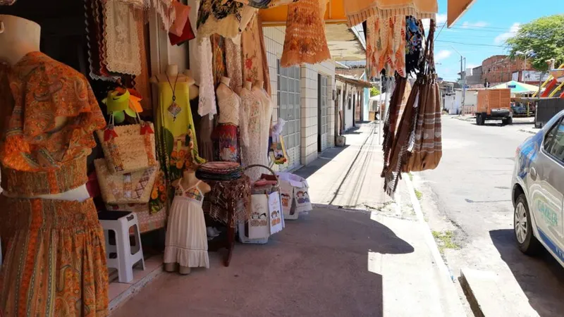 Lojas vazias são uma queixa comum entre os artesãos que vivem no bairro do Pontal