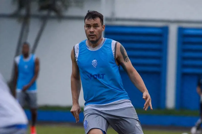 Meia Renato Cajá não teve seu contrato renovado com o CSA para esta temporada