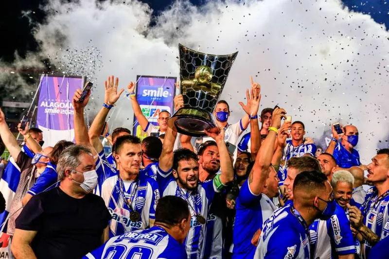 Após bater o grande rival no Clássico das Multidões, CSA conseguiu conquistar o título do Campeonato Alagoano de Futebol em 2021, sendo o ponto mais alto do futebol local na temporada
