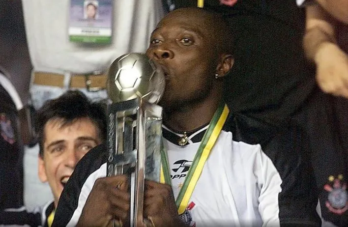 Ídolo do Corinthians, Rincón não resistiu aos ferimentos e faleceu no dia 14 deste mês