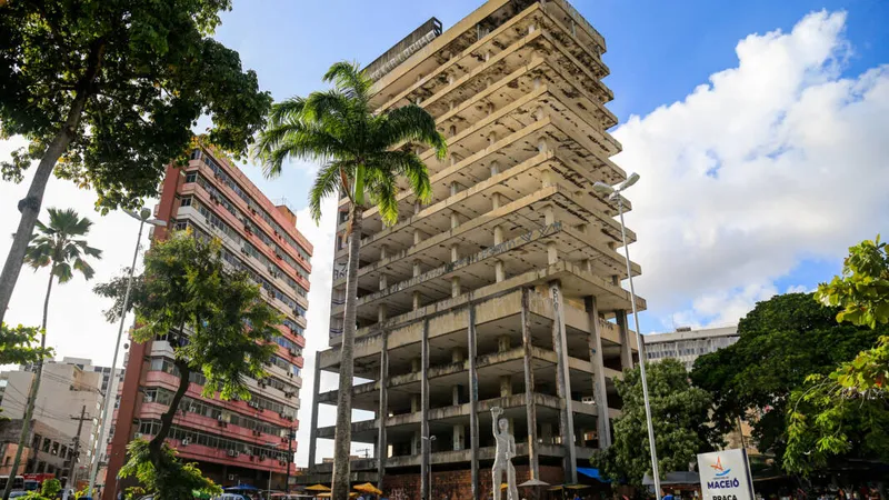 Maceió, 11 de março de 2022
Antigo prédio do Instituto Nacional do Seguro Social (INSS), localizado na Praça dos Palmares, no centro de Maceió. Alagoas - Brasil
Foto:@Ailton Cruz