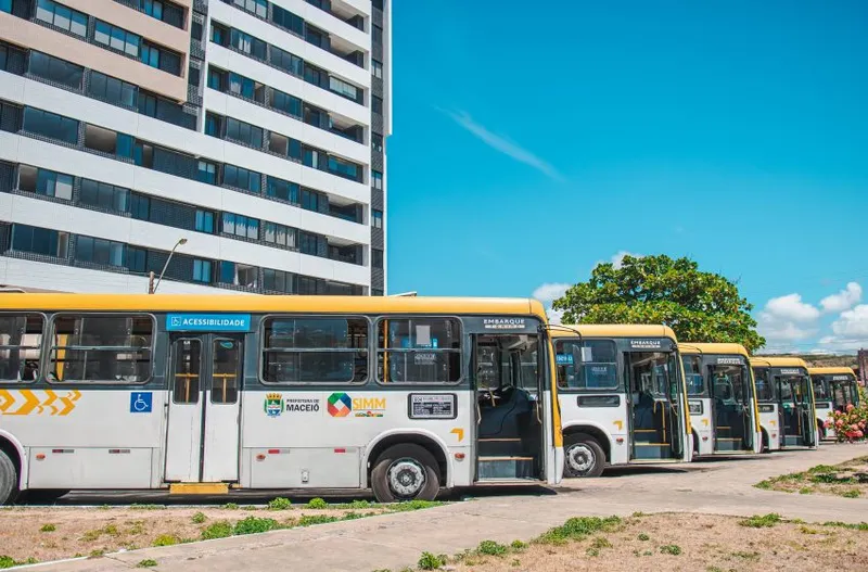 Imagem ilustrativa da imagem SMTT DIVULGA PROGRAMAÇÃO DO TRANSPORTE COLETIVO PARA O CARNAVAL EM MACEIÓ