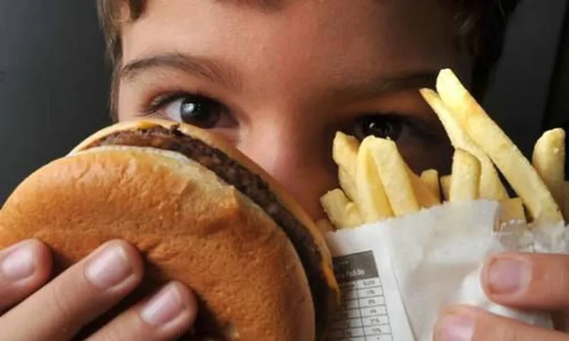 Imagem ilustrativa da imagem SOBREPESO E OBESIDADE INFANTIL AUMENTAM DURANTE A PANDEMIA