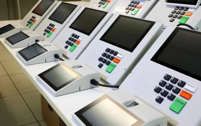 Imagem ilustrativa da imagem TRE DE ALAGOAS RECEBE 1.050 NOVAS URNAS ELETRÔNICAS PARA ELEIÇÕES DE 2022