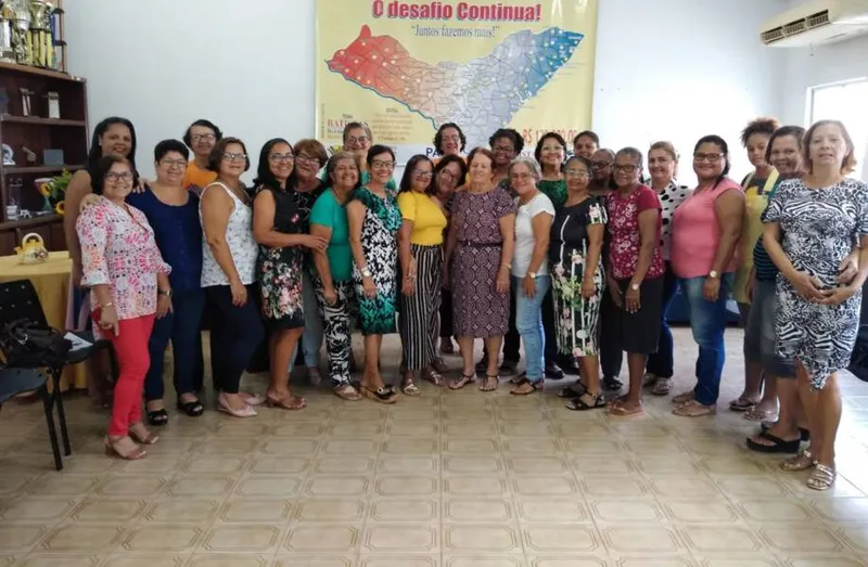 Diretoria da União Feminina Missionária Batista de Alagoas com os membros do Conselho Executivo