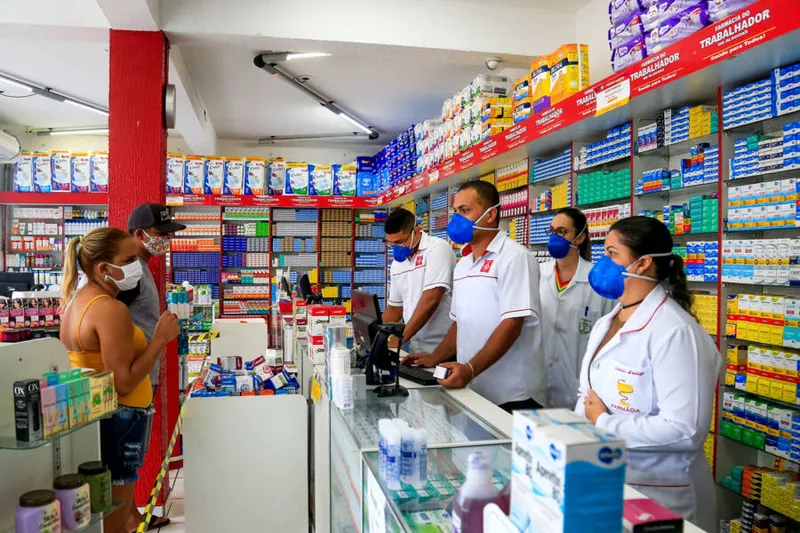 Maceió, 04 de maio de 2020
Dia Nacional do Uso Racional de Medicamento. Farmacia do Trabalhador, localizada na Rua Capitão Marinho Falcão no bairro de Santo Eduardo em Maceió. Alagoas - Brasil.
Foto: ©Ailton Cruz