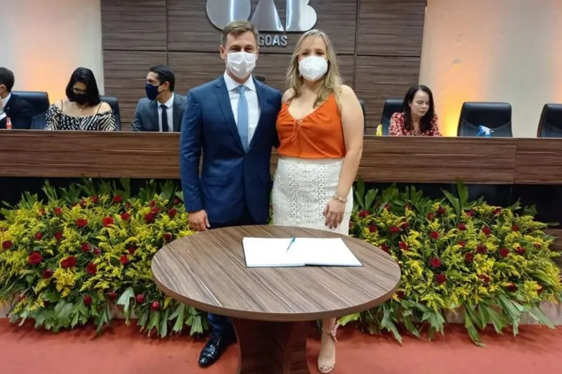 Imagem ilustrativa da imagem Vagner Paes e Natália Von Sohsten assumem presidência da OAB/AL no triênio 2022-2024