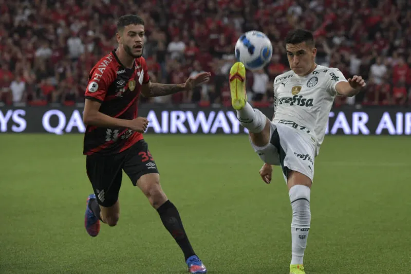 Palmeiras buscou o empate com o Athletico-PR no último lance do primeiro jogo da Recopa Sul-Americana