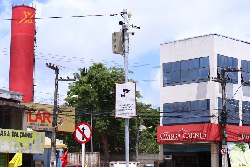 Imagem ilustrativa da imagem CÂMERAS DE VIDEOMONITORAMENTO REGISTRAM 518 INFRAÇÕES NA FEIRINHA DO TABULEIRO
