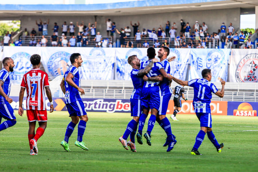 Maceió, 20 de fevereiro de 2022
Lance do jogo entre CSA e Náutico, partida válida pela 6ª rodada da Copa do Nordeste, realizada no Estádio Rei Pelé em Maceió, Alagoas - Brasil.
Foto: Ailton Cruz