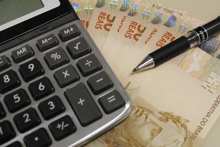 No recorte mensal, o IPCA desacelerou para 0,73% em dezembro, aponta os dados do IBGE