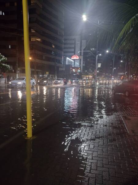Imagem ilustrativa da imagem MACEIÓ REGISTRA EM UMA HORA MAIS DE 60% DAS CHUVAS PREVISTAS PARA O MÊS