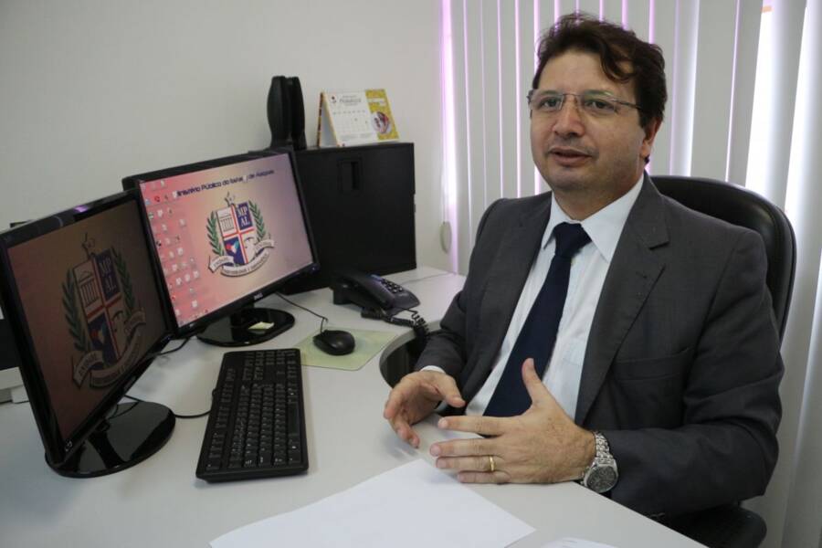Imagem ilustrativa da imagem MPE INVESTIGA ALTOS BENEFÍCIOS COM SEGURANÇA A AUTORIDADES