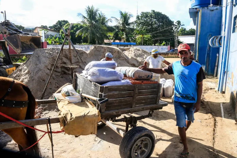 Maceió, 04 de agpsto de 2020
Material de Construção.  J.A. Construção, Praça Raul Ramos, no bairro do Poço em Maceió. Alagoas - Brasil.
Foto: ©Ailton Cruz