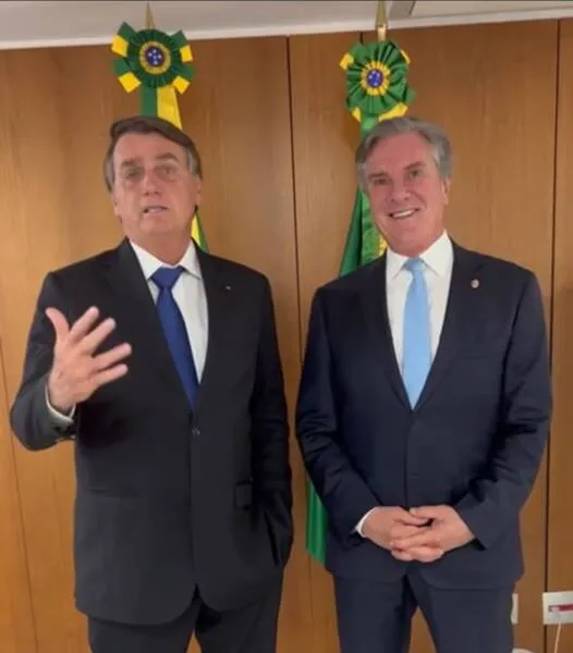 Imagem ilustrativa da imagem AO LADO DE COLLOR, BOLSONARO ANUNCIA QUE VEM A MACEIÓ NO DIA 28