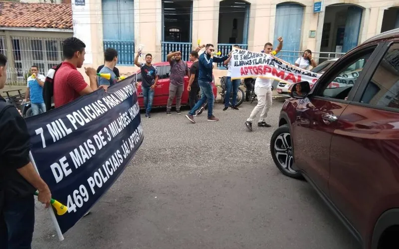Imagem ilustrativa da imagem APROVADOS NO CONCURSO DA PM DE 2017 COBRAM CONVOCAÇÃO