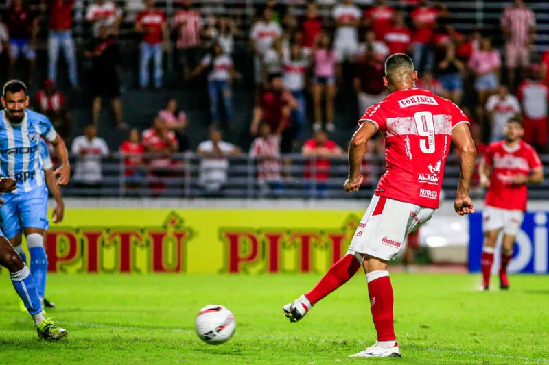 Com gol de Anselmo Ramon, ainda no primeiro tempo, Galo engatou sua segunda vitória na Série B e dorme fora do Z4