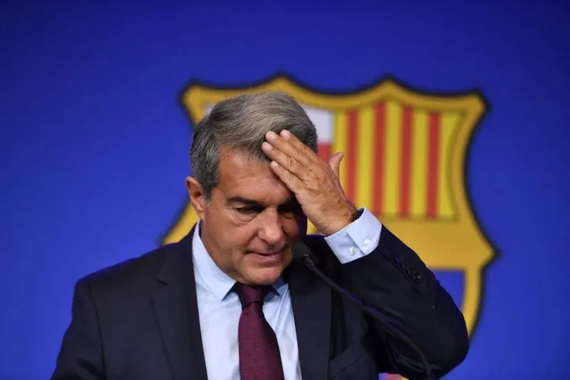 Presidente do Barça, Laporta desconversou sobre um possível interesse catalão em Cristiano Ronaldo