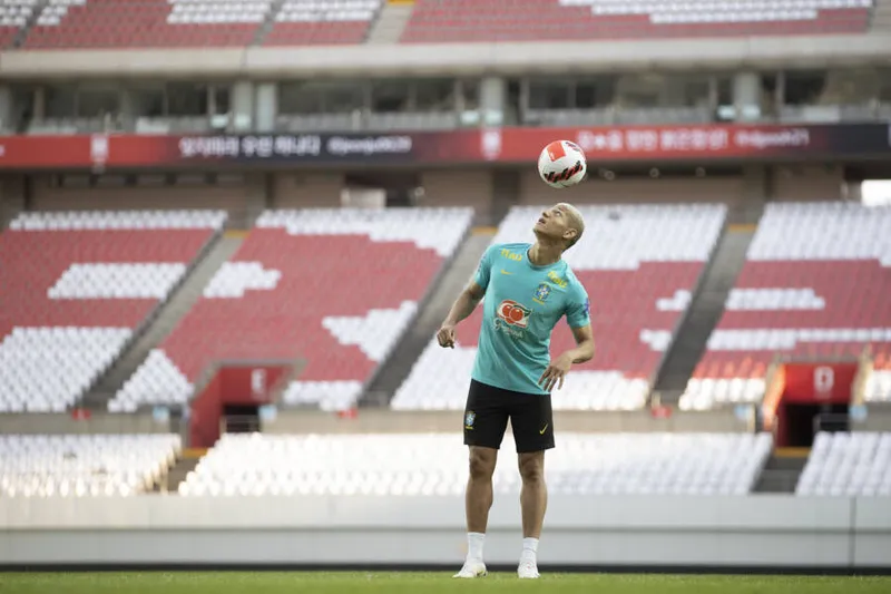 Richarlison durante treino da Seleção Brasileira, no Estádio Seoul World Cup, em Seul
