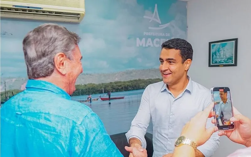 Collor externou ao prefeito JHC a disposição do governo federal de atuar para recuperar áreas atingidas pelas chuvas