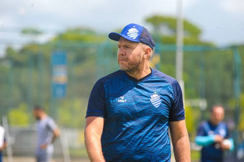 Técnico do CSA, Mozart terá a semana inteira para entrosar a equipe, além de treinar jogadas ofensivas
