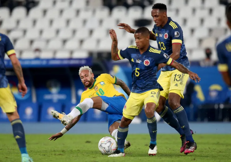 WJCOPA40 - RJ - 23/06/2021 - COPA AMÃRICA / BRASIL X COLÃMBIA / RIO DE JANEIRO / ENGENHÃO - ESPORTES OE - Neymar, do Brasil, durante lance da disputa entre Brasil e ColÃ´mbia, vÃ¡lida pela 4a rodada da Copa AmÃ©rica, realizado no EstÃ¡dio Nilton Santos (EngenhÃ£o) na noite desta quarta-feira, 23. Foto: WILTON JUNIOR / ESTADAO