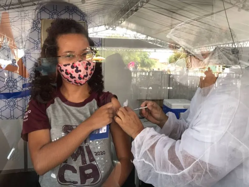 O Ministério da Saúde recomendou a ampliação para a terceira dose entre os adolescentes