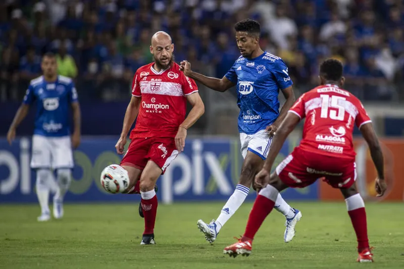 Regatas não teve forças para conseguir superar o líder Cruzeiro, no Mineirão, em BH