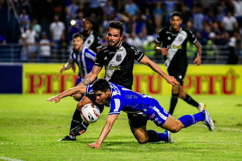 Maceió, 07 de julho de 2022
Lance do jogo entre CSA e Ponte Preta, partida válida pela 17ª rodada da Série B do Campeonato Brasileiro, realizada no Estádio Rei Pelé em Maceió, Alagoas - Brasil.
Foto: Ailton Cruz