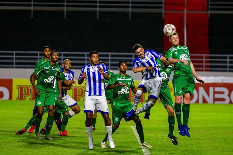 Maceió, 10 de novembro de 2020
Lance do jogo entre CSA e Chapecoense. Partida válida pela 21ª rodada do Campeonato Brasileiro da Série B de 2020, realizada no Estádio Rei Pelé. Alagoas - Brasil.
Foto: Ailton Cruz