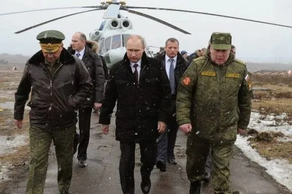 Em evento, presidente Vladimir Putin afirmou que a expansão é um problema para a Rússia