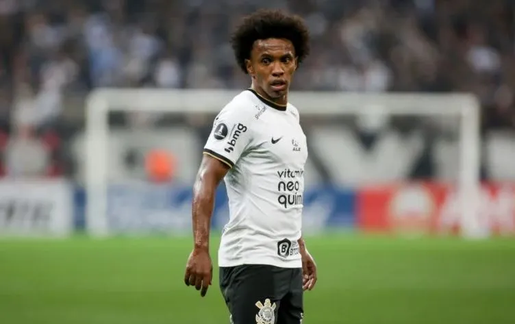 Willian recebeu pedido de desculpas após torcedor ameaçá-lo com os dizeres: “Ou joga por amor ou por terror”
