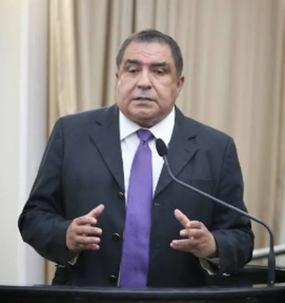 Imagem ilustrativa da imagem INÁCIO LOIOLA CRITICA SENADOR E O CHAMA PARA DEBATE NA ALE