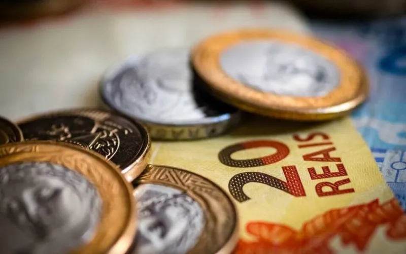 No acumulado de 12 meses, a inflação apurada para esses grupos familiares chegou a 12,7%