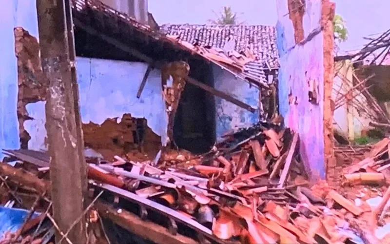 Chuvas em Maceió provocaram desabamento de duas casas na Chã de Bebedouro