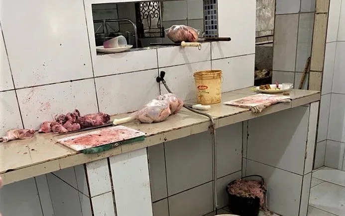 Imagem ilustrativa da imagem MAIS DE 900KG DE ALIMENTOS vencidos SÃO RECOLHIDOS