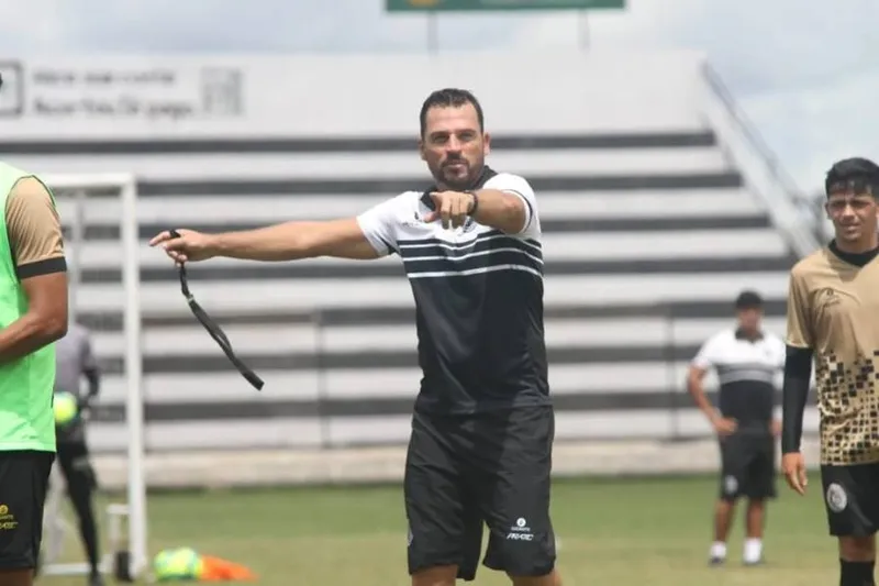 Maurício Copertino não é mais treinador do ASA