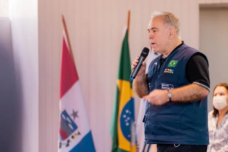 Imagem ilustrativa da imagem MINISTRO QUEIROGA INAUGURA SERVIÇO DE RADIOTERAPIA NO HOSPITAL UNIVERSITÁRIO