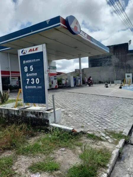 Imagem ilustrativa da imagem MORADORES DE OURO BRANCO RECLAMAM DE PREÇO DA GASOLINA