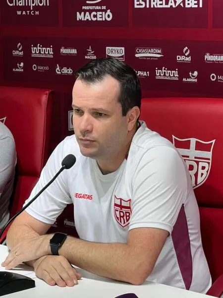 Novo técnico do CRB, Daniel Paulista concedeu entrevista coletiva no CT do Ninho do Galo