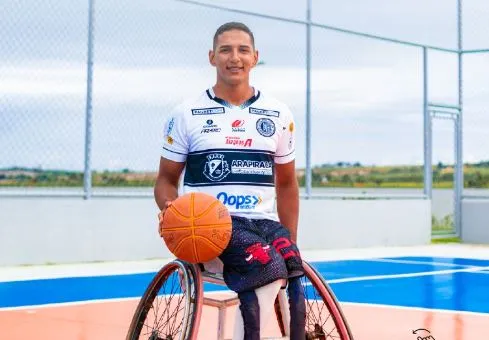 Daniel Perninha exibe as cores do ASA no basquete em cadeira de rodas e direção alvinegra faz campanha para ele