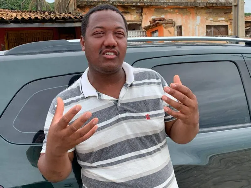 Imagem ilustrativa da imagem PESCADOR SALVO APÓS NAUFRÁGIO DIZ QUE NADOU DE MACEIÓ ATÉ JEQUIÁ
Quatro pescadores desaparecem no mar e apenas um é resgatado no município de Jequiá da Praia
MARIANE RODRIGUES E IMARLAN GABRIEL
REPÓRTER E ESTAGIÁRIO
O pescador que foi encontrado depois do naufrágio em que desapareceu junto com outros  três pescadores  no mar de Maceió, na noite de quarta-feira (18), contou que para se salvar, nadou de Maceió até Jequiá da Praia, no litoral Sul de Alagoas. Ele foi avistado somente 24 horas depois