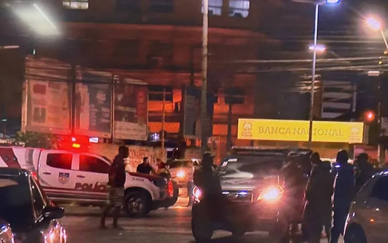 Imagem ilustrativa da imagem POLÍCIA FECHA EDIFÍCIO BRÊDA APÓS ASSALTO A CLIENTES E COMERCIANTES