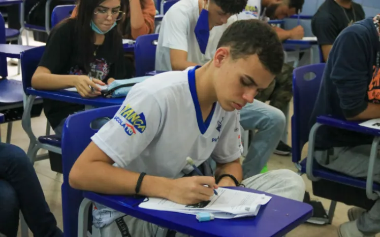 Imagem ilustrativa da imagem POR CAUSA DAS FORTES CHUVAS, ESCOLAS SUSPENDEM AULAS