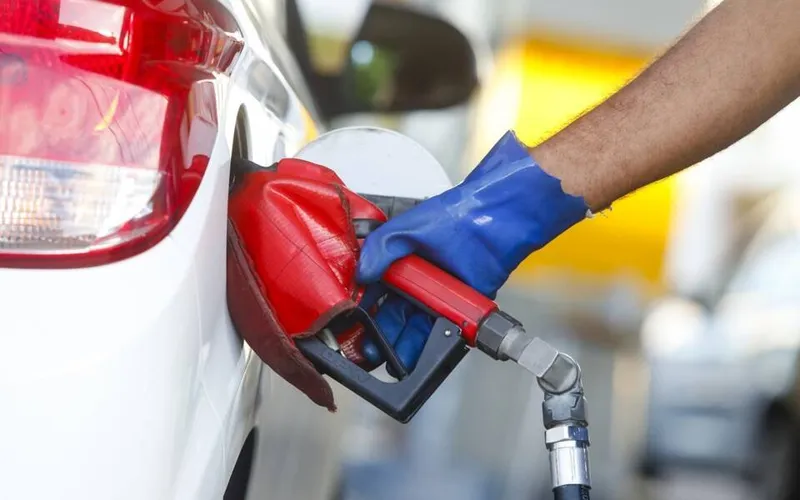 Imagem ilustrativa da imagem PREÇO MÉDIO DA GASOLINA EM AL É O 14º MAIS ALTO DO PAÍS