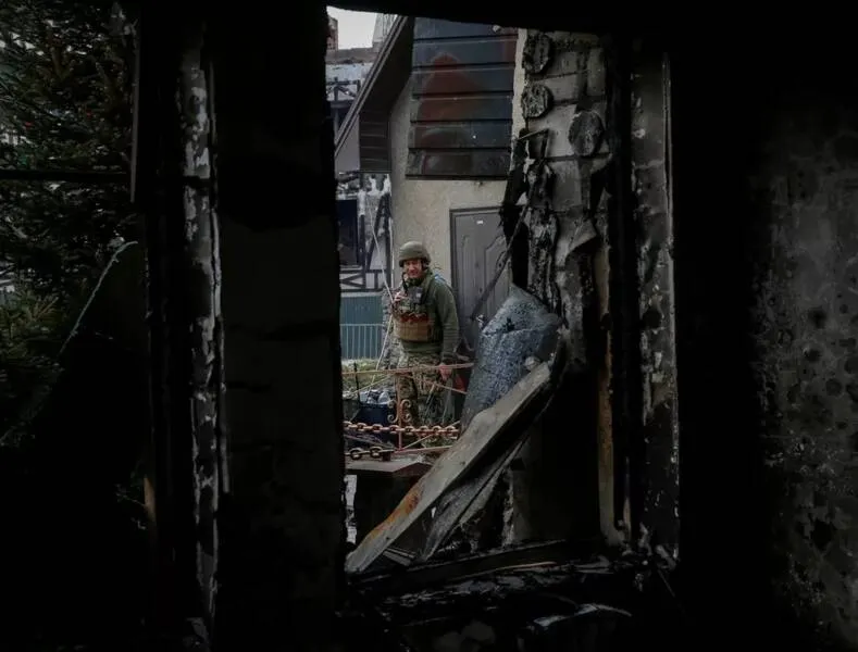 Ministério diz que combatentes ucranianos que estavam em Mariupol renderam-se