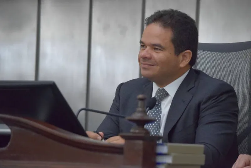 Imagem ilustrativa da imagem VICTOR DESTACA MATÉRIAS IMPORTANTES APROVADAS PELA ALE ANTES DO RECESSO