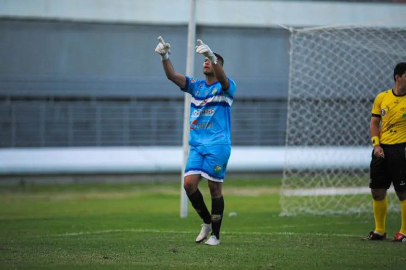 Após falhar nos dois gols do Zumbi no tempo normal, goleiro Gean se redimiu com duas defesas nos pênaltis