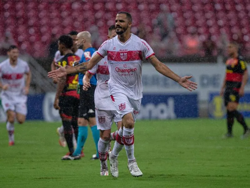 Recuperado de um quadro de virose, Anselmo Ramon deve voltar à titularidade no CRB para o próximo jogo