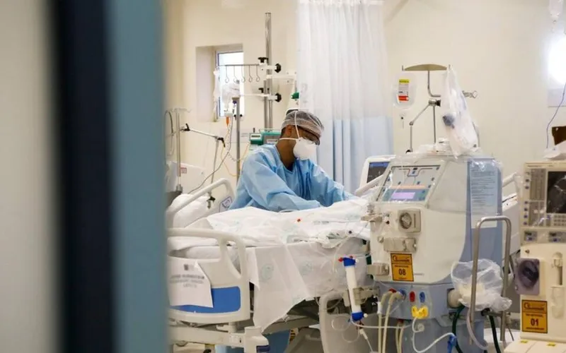 Oficialmente, Alagoas registra 312,4 mil casos e 6.994 mortes por Covid-19, diz boletim